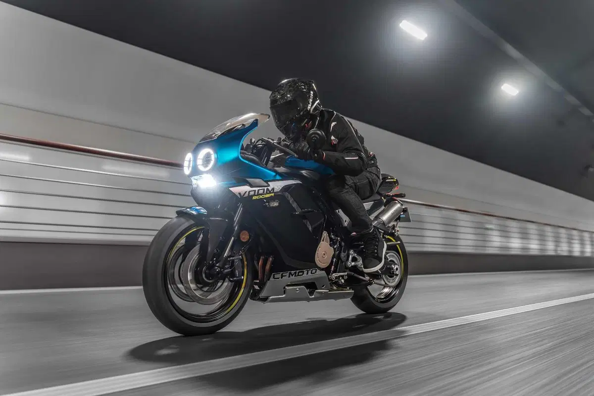 CFMOTO VOOM 500 SR: la sportiva 4 cilindri da 80 CV e 5.000€. Arriverà in Europa? [VIDEO E GALLERY] (10)