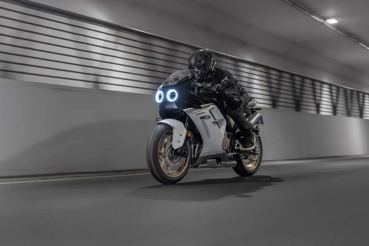 CFMOTO VOOM 500 SR: la sportiva 4 cilindri da 80 CV e 5.000€. Arriverà in Europa? [VIDEO E GALLERY] (23)