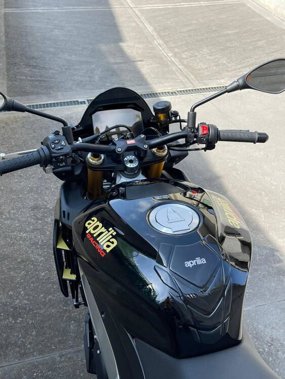 Aprilia Tuono 1100 V4 Factory (2021 - 24) (5)