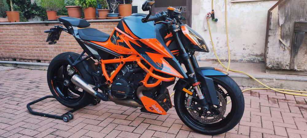 KTM 1290 Super Duke R (2020)