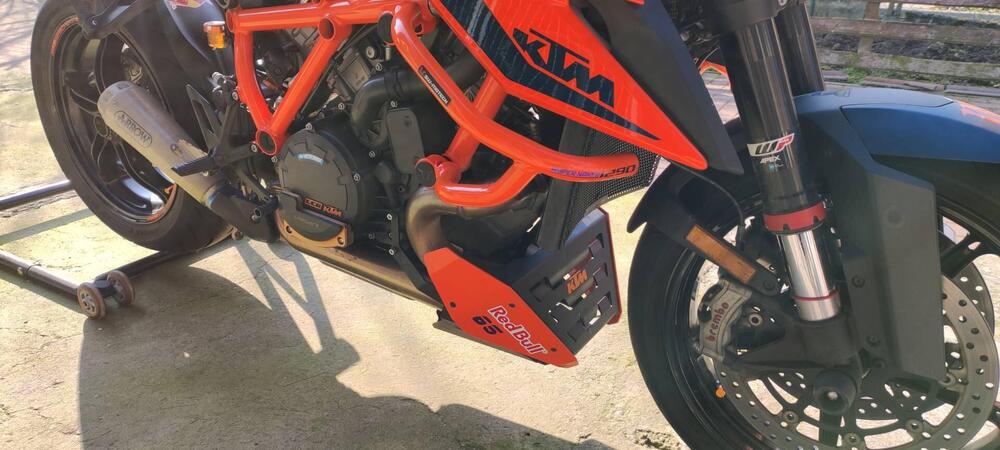 KTM 1290 Super Duke R (2020) (3)