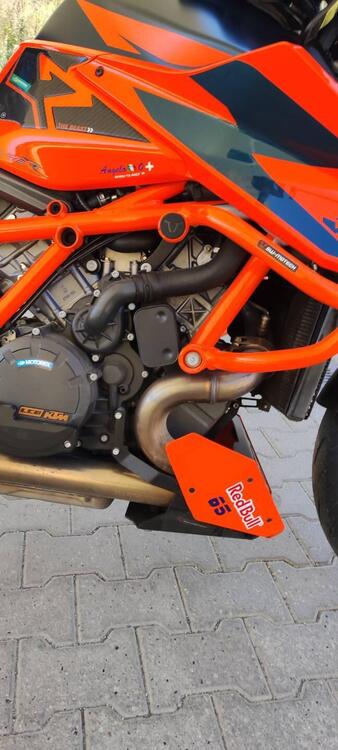 KTM 1290 Super Duke R (2020) (4)