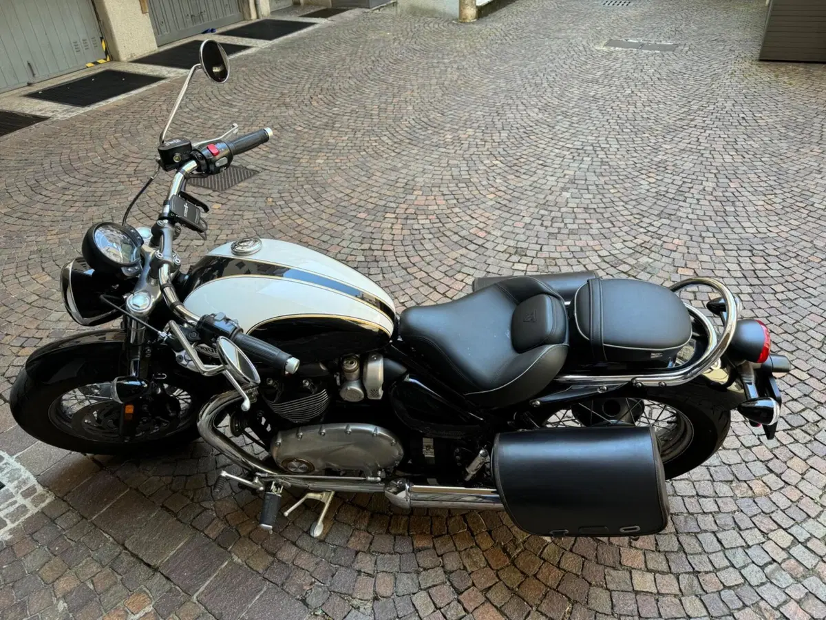 Triumph Speedmaster 865 (2010 - 17) (3)