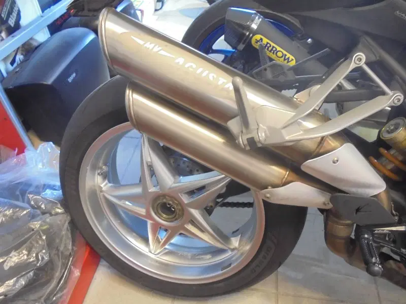 MV Agusta Brutale 750 S (2002 - 06) (6)