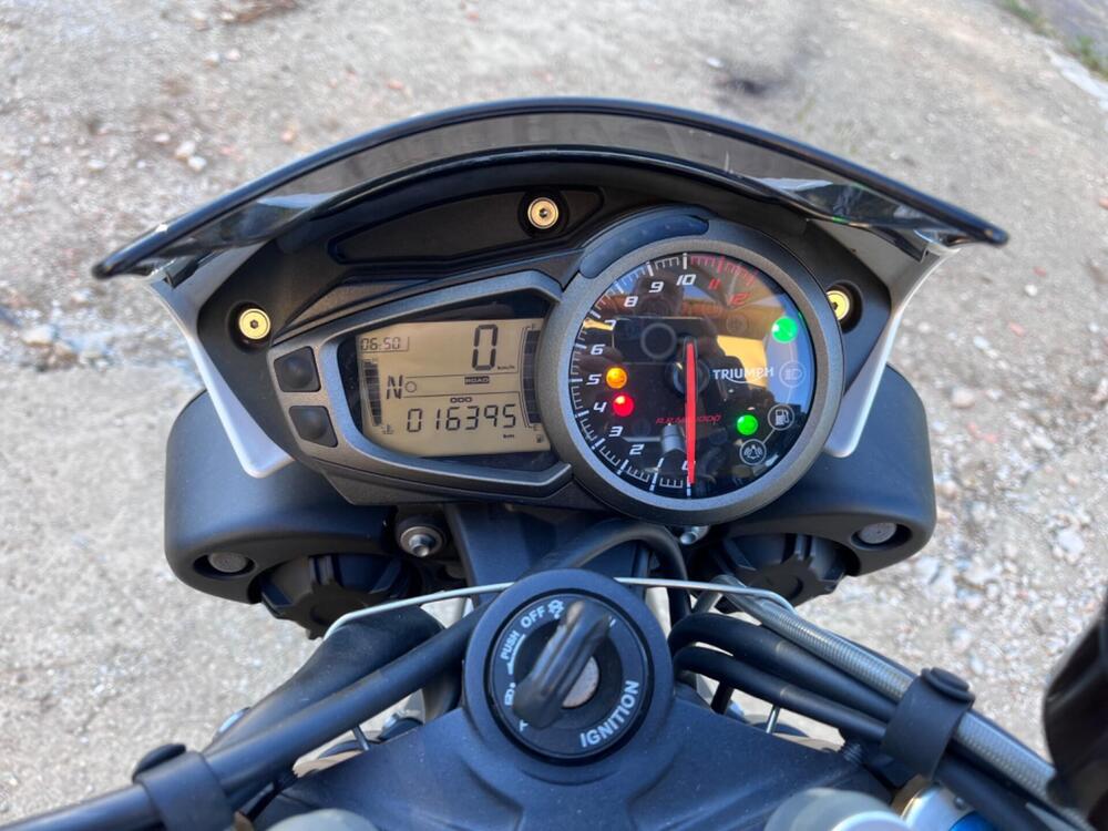 Triumph Speed Triple 1050 R ABS (2016 - 17) (5)