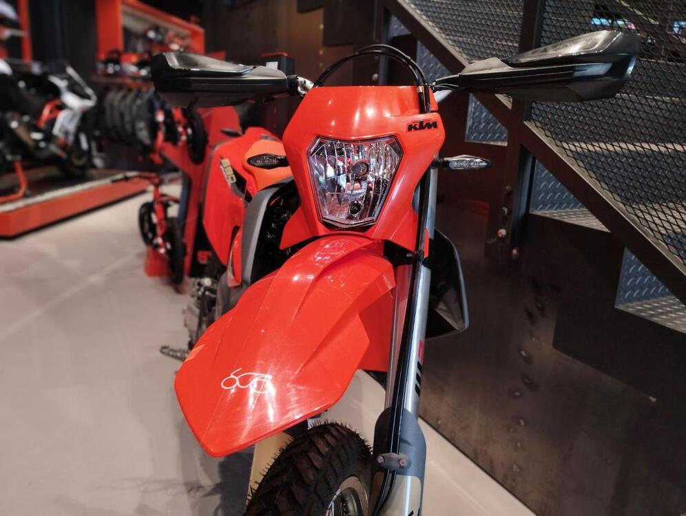 KTM 690 Enduro R (2022 - 24) (3)