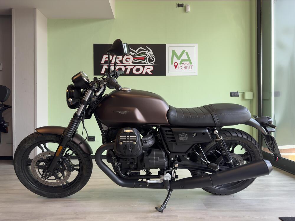 Moto Guzzi V7 III Stone (2017 - 20)