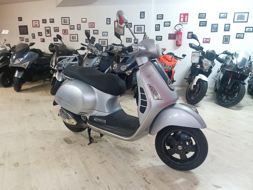 Vespa GTS 250 i.e. (2)