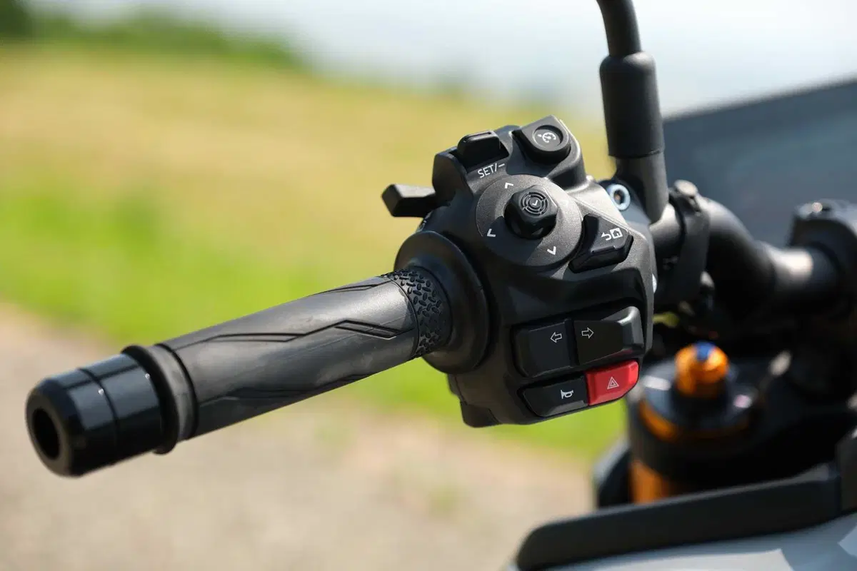 Yamaha MT-09 SP 2024 TEST: ancora più Hooligan. Come va, Pro e Contro, la prova su strada [VIDEO E GALLERY] (4)