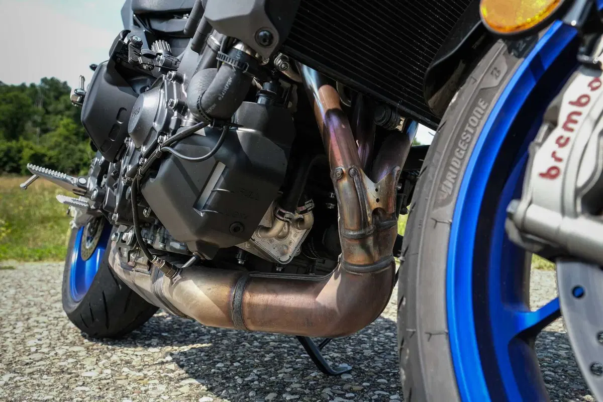 Yamaha MT-09 SP 2024 TEST: ancora più Hooligan. Come va, Pro e Contro, la prova su strada [VIDEO E GALLERY] (13)