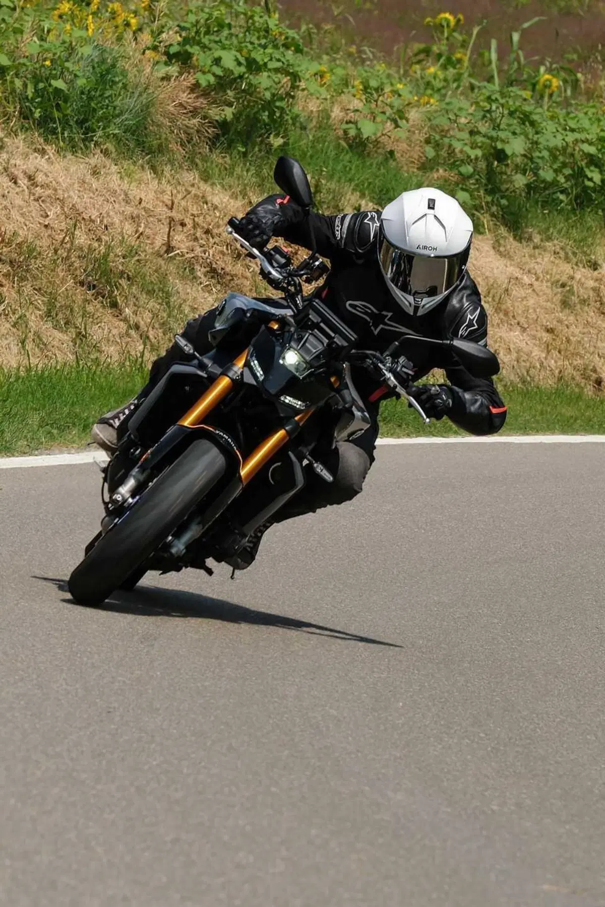 Yamaha MT-09 SP 2024 TEST: ancora più Hooligan. Come va, Pro e Contro, la prova su strada [VIDEO E GALLERY] (17)