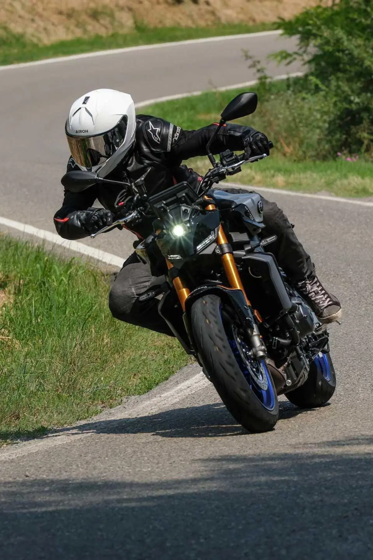 Yamaha MT-09 SP 2024 TEST: ancora più Hooligan. Come va, Pro e Contro, la prova su strada [VIDEO E GALLERY] (20)
