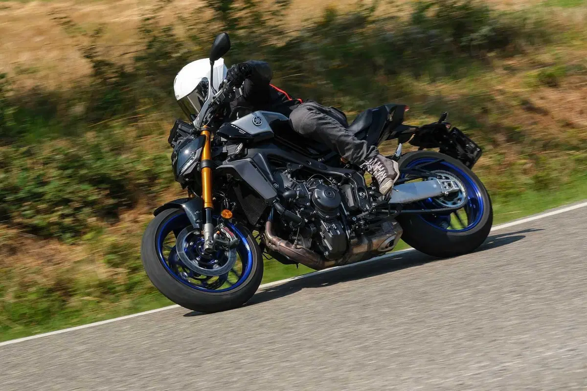 Yamaha MT-09 SP 2024 TEST: ancora più Hooligan. Come va, Pro e Contro, la prova su strada [VIDEO E GALLERY] (26)