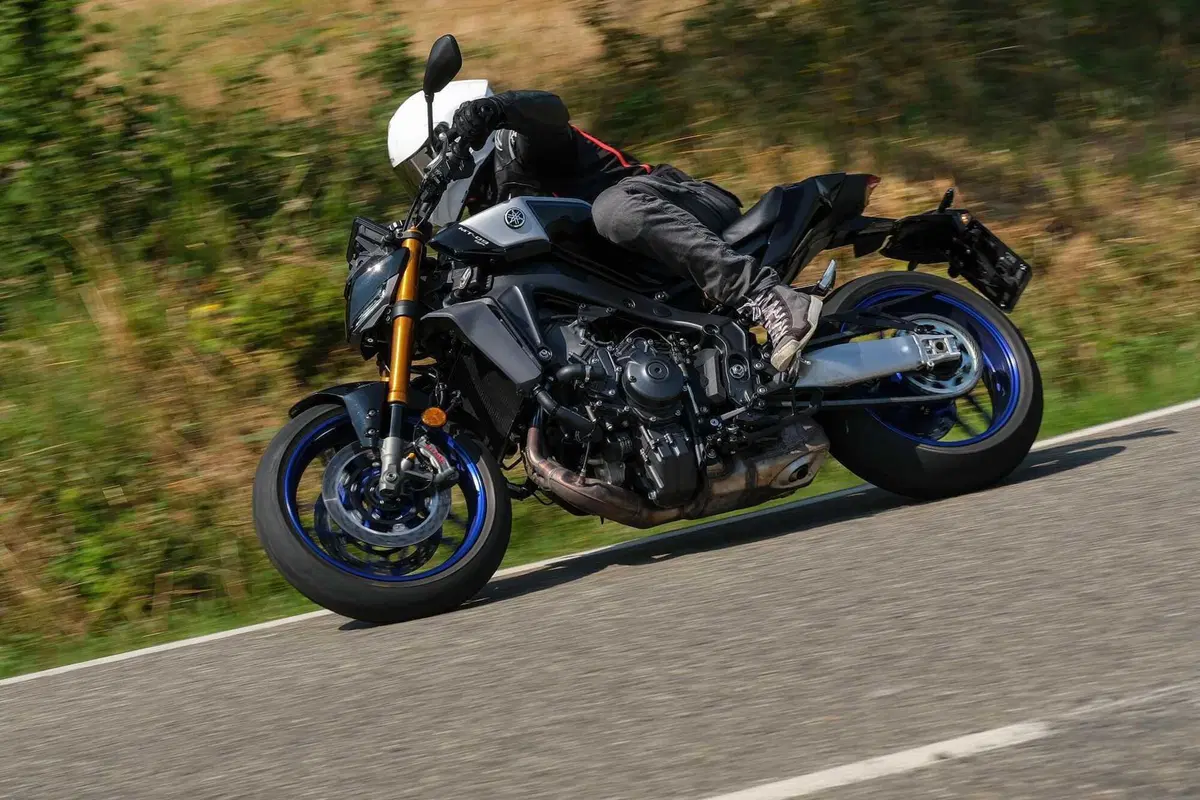 Yamaha MT-09 SP 2024 TEST: ancora più Hooligan. Come va, Pro e Contro, la prova su strada [VIDEO E GALLERY] (27)