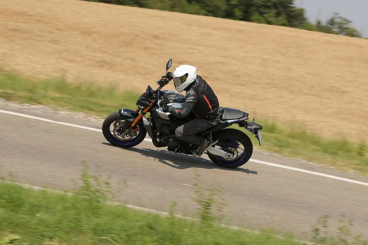 Yamaha MT-09 SP 2024 TEST: ancora più Hooligan. Come va, Pro e Contro, la prova su strada [VIDEO E GALLERY] (51)