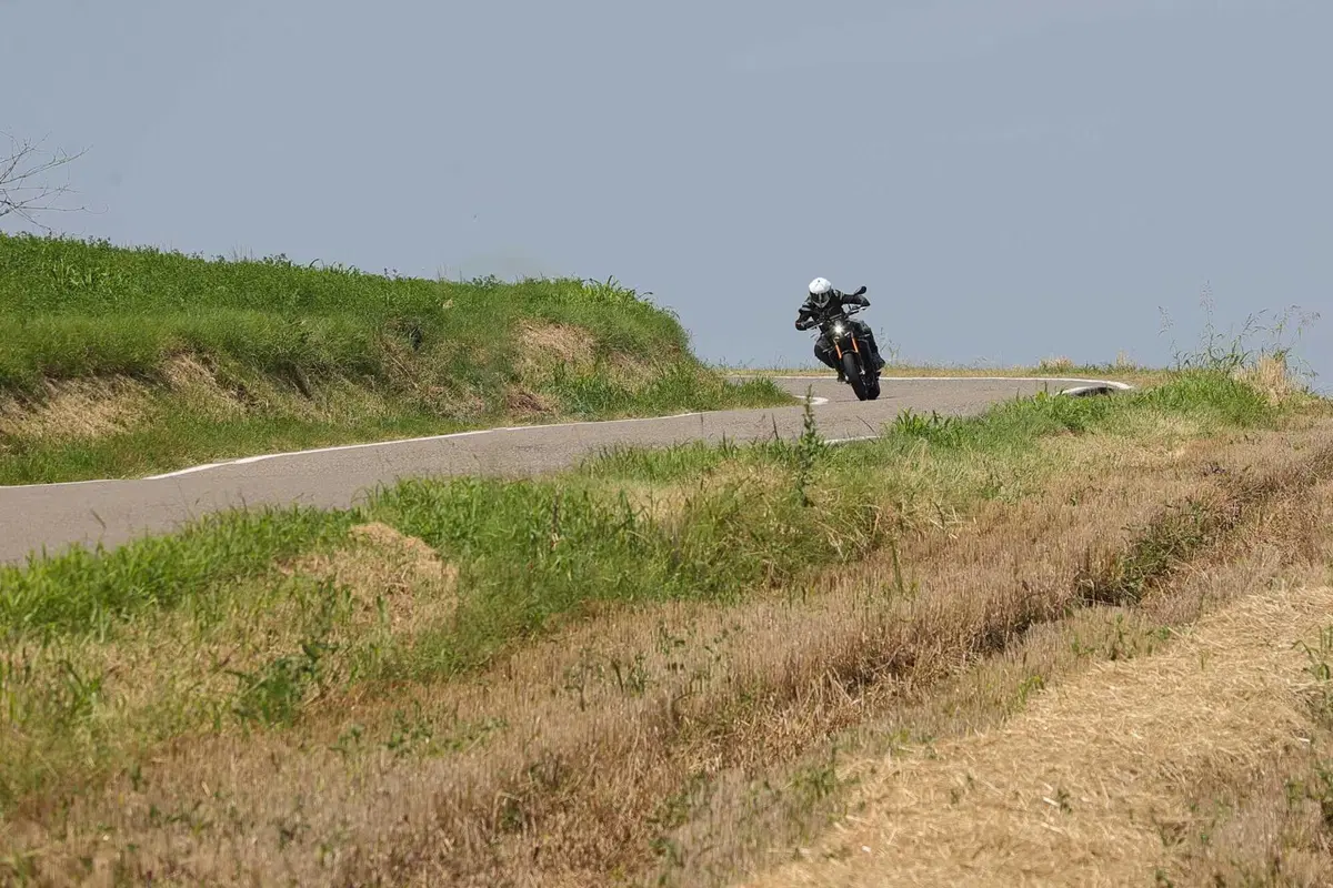 Yamaha MT-09 SP 2024 TEST: ancora più Hooligan. Come va, Pro e Contro, la prova su strada [VIDEO E GALLERY] (52)