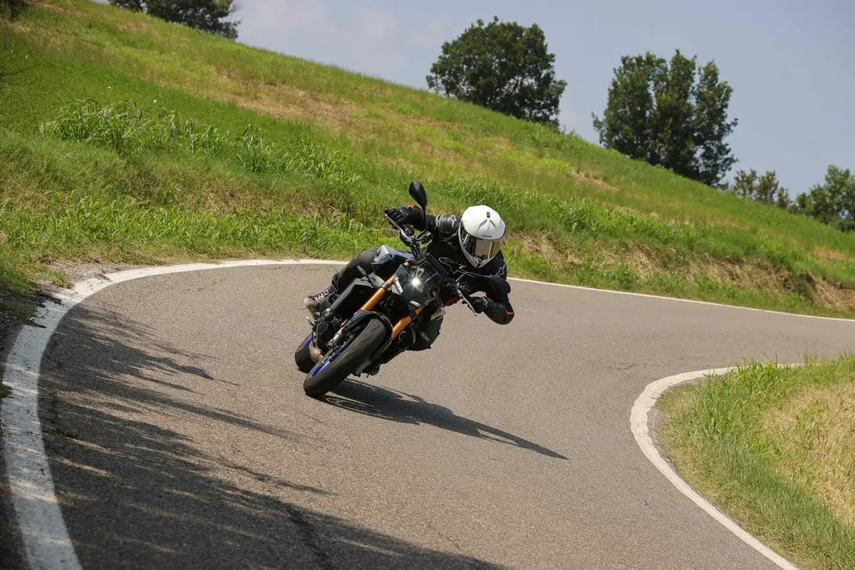 Yamaha MT-09 SP 2024 TEST: ancora più Hooligan. Come va, Pro e Contro, la prova su strada [VIDEO E GALLERY] (53)