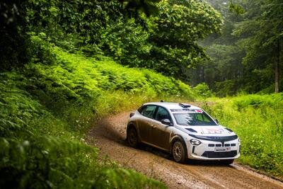 Lancia Ypsilon Rally 4 HF: la guida Miki Biasion, senti come ruggisce il tre cilindri | VIDEO 