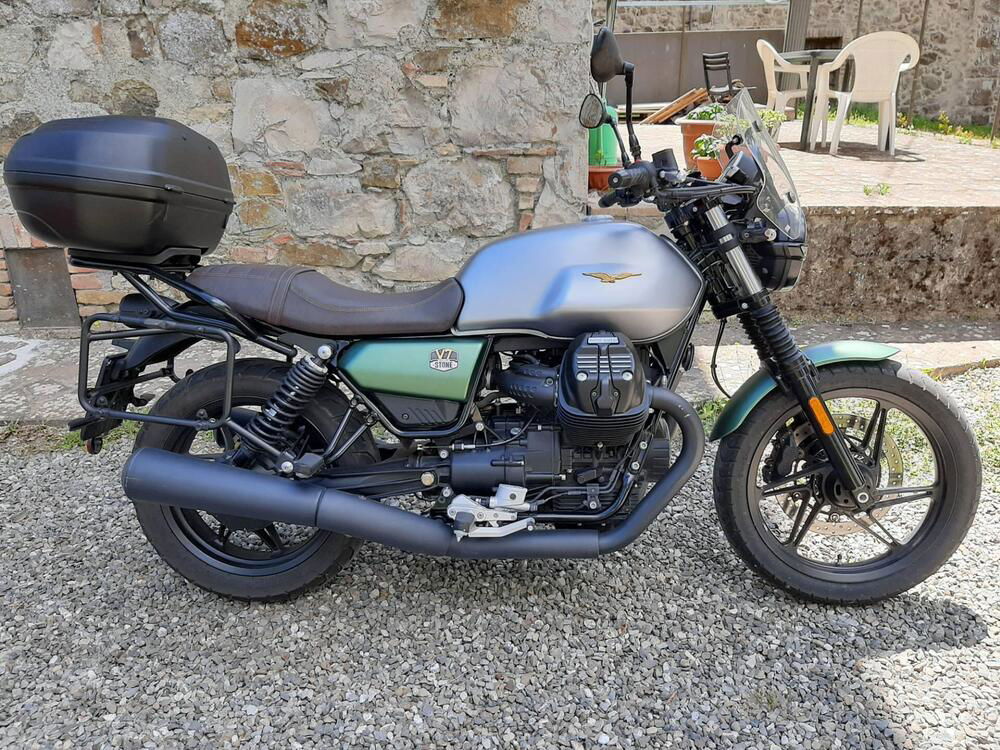 Moto Guzzi V7 Stone Centenario (2021 - 22) (3)