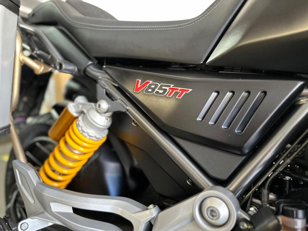 Moto Guzzi V85 TT (2021 - 23) (3)