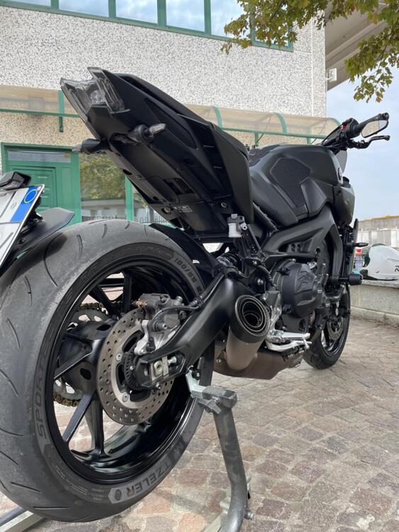 Yamaha MT-09 (2017 - 20) (2)