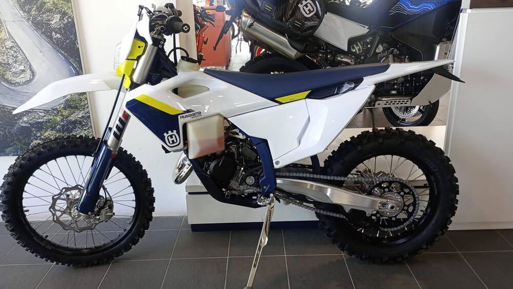 Husqvarna TE 125 (2025) (2)