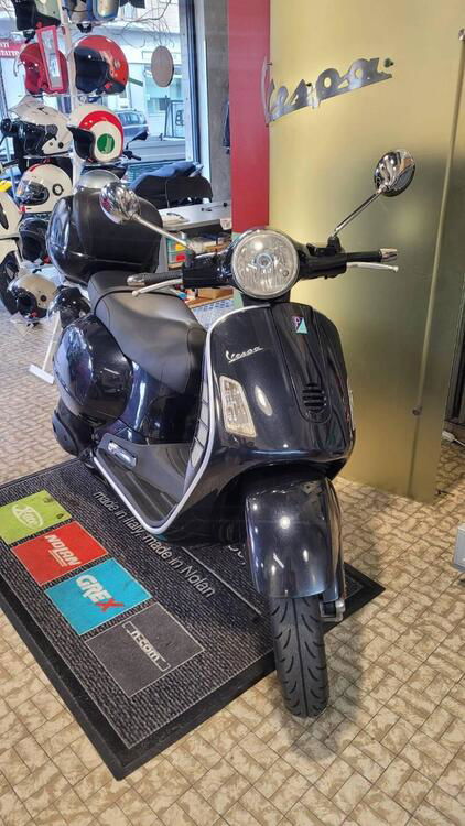 Vespa Granturismo 200 L (2)