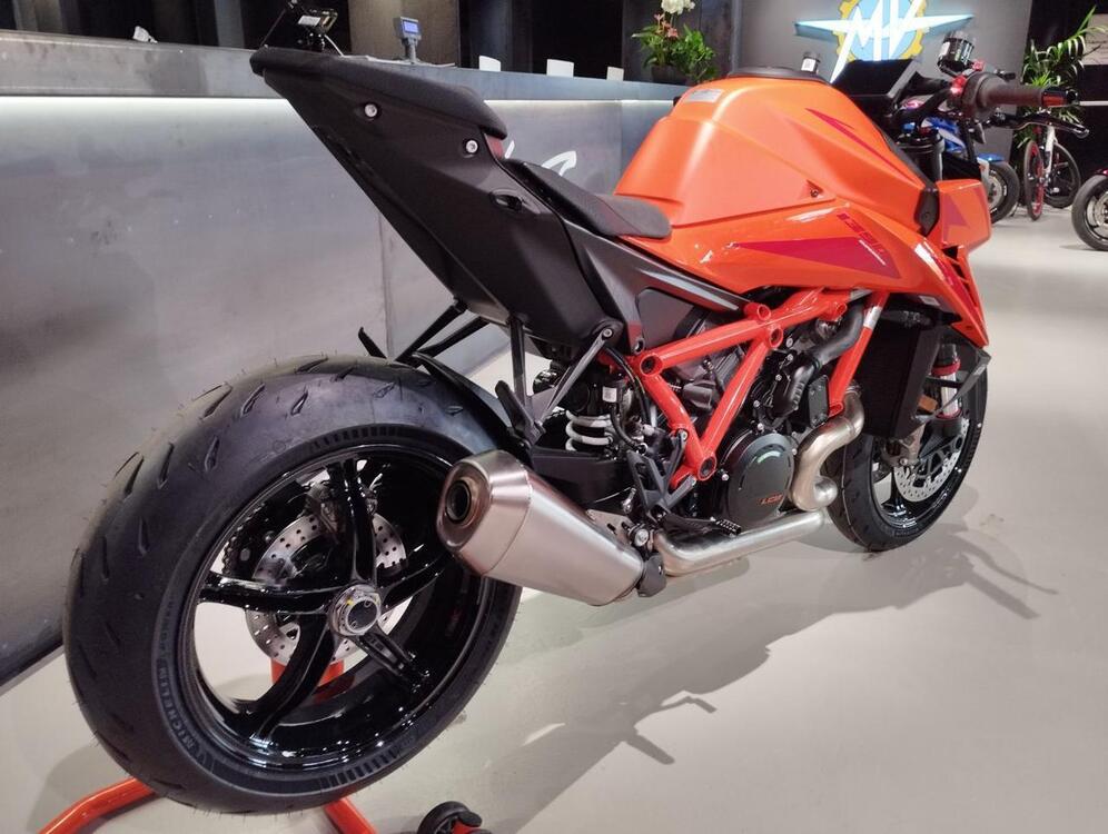 KTM 1390 Super Duke R (2024) (4)