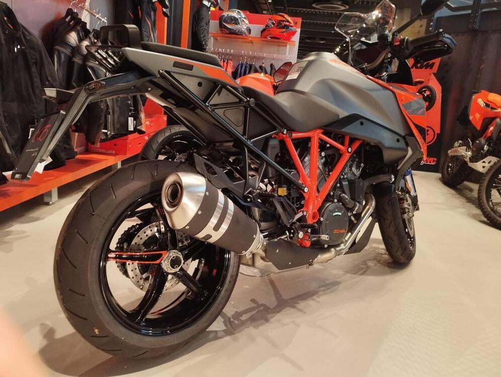 KTM 1290 Super Duke GT (2022 - 24) (4)