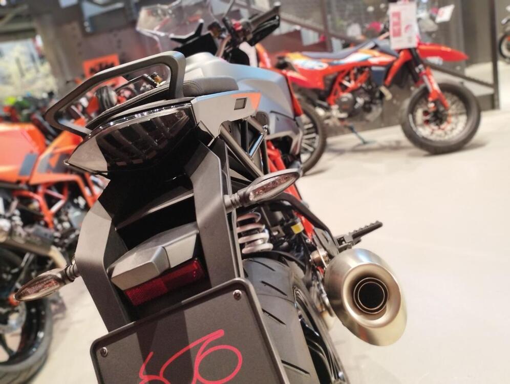 KTM 1290 Super Duke GT (2022 - 24) (5)