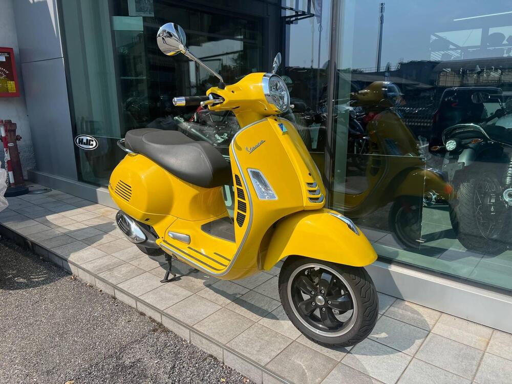 Vespa GTS 300 Super Hpe (2021 - 22)