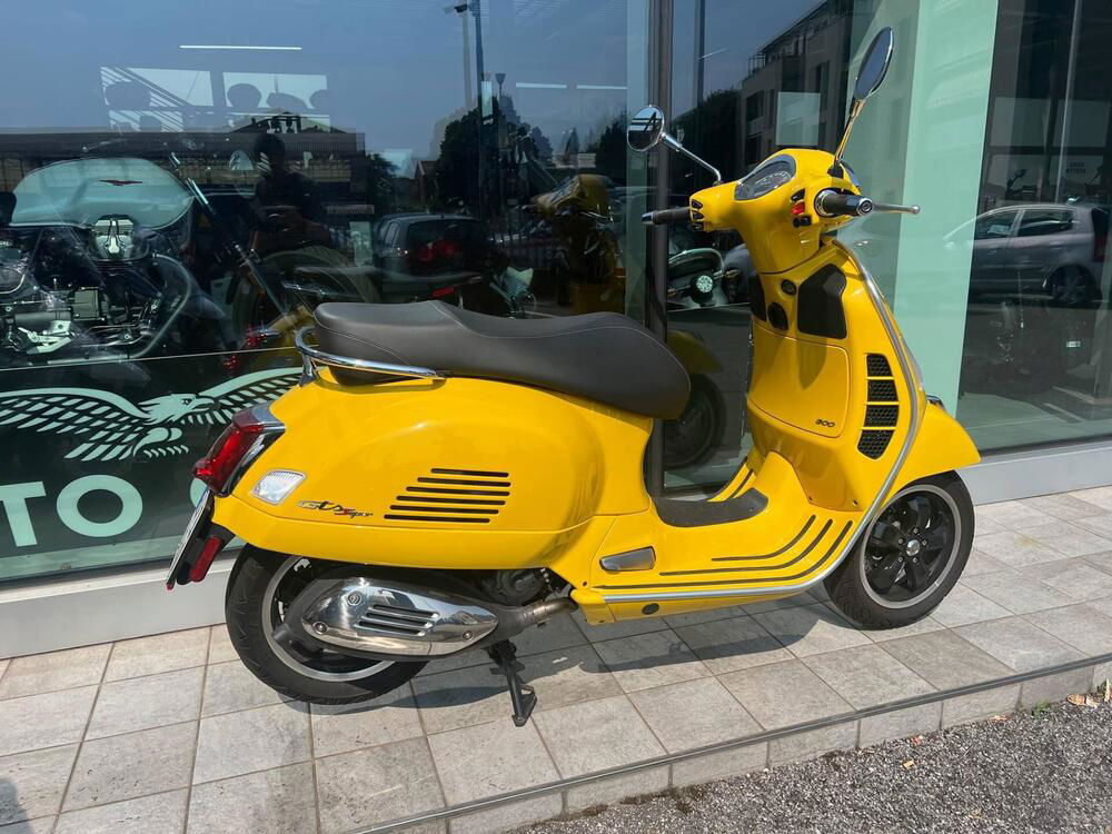 Vespa GTS 300 Super Hpe (2021 - 22) (3)