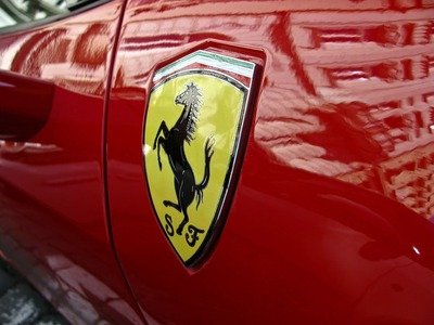 Ferrari elettrica: le batteria economiche non fanno per noi