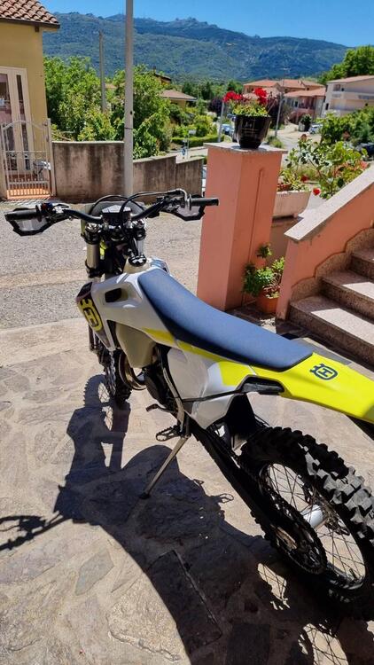 Husqvarna TE 300i (2023) (2)