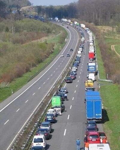 Cosa succede su questa autostrada in Germania?