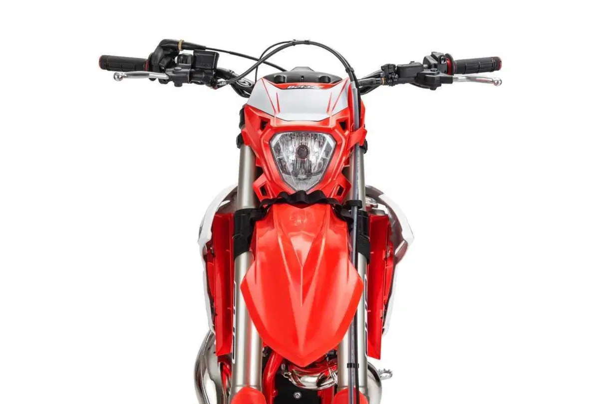 Enduro reinventato con la nuova gamma Beta RX Pro 2025 [VIDEO] (4)