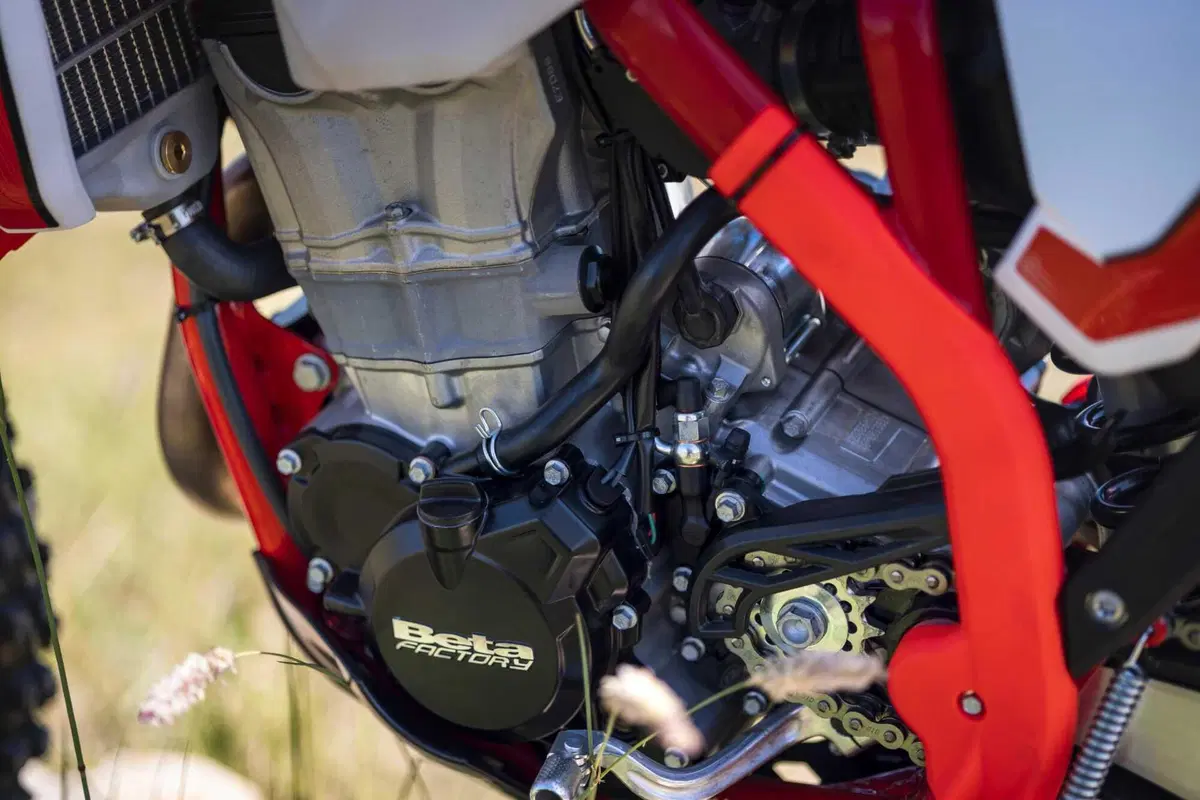 Enduro reinventato con la nuova gamma Beta RX Pro 2025 [VIDEO] (42)