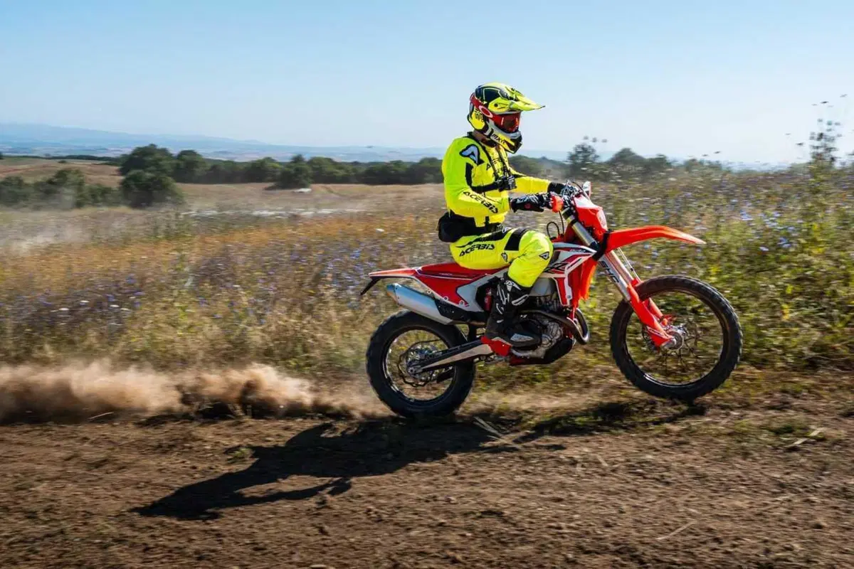 Enduro reinventato con la nuova gamma Beta RX Pro 2025 [VIDEO] (17)