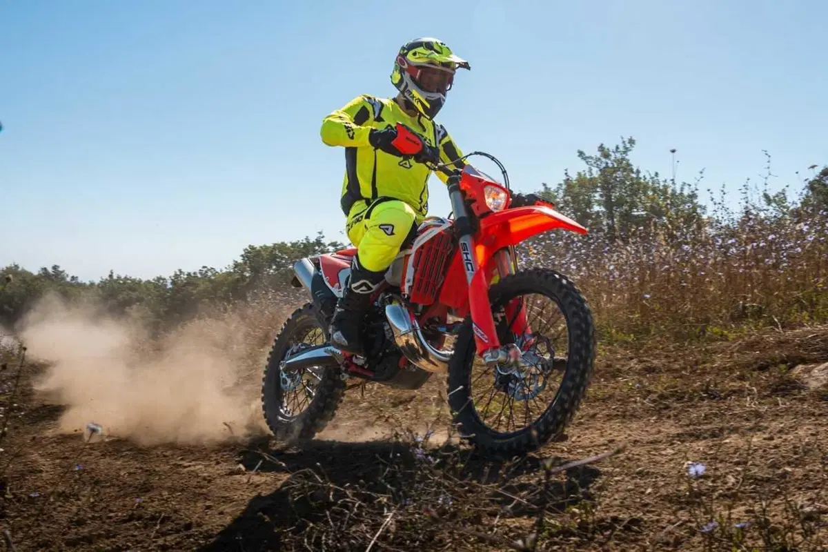 Enduro reinventato con la nuova gamma Beta RX Pro 2025 [VIDEO] (20)