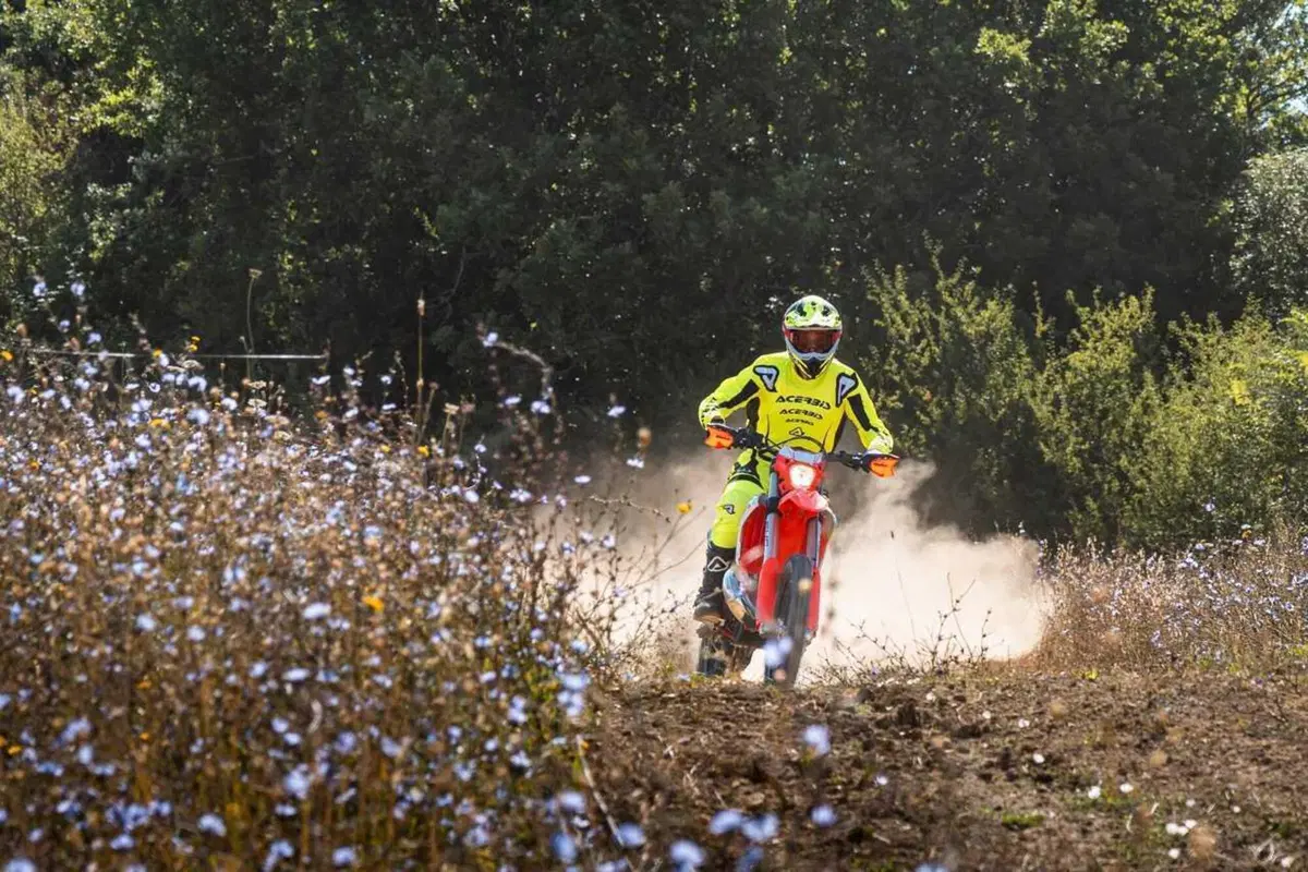 Enduro reinventato con la nuova gamma Beta RX Pro 2025 [VIDEO] (22)