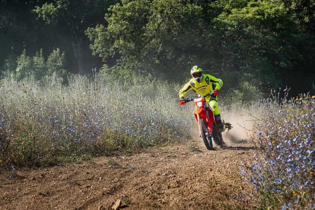 Enduro reinventato con la nuova gamma Beta RX Pro 2025 [VIDEO] (38)
