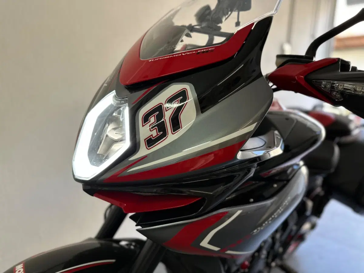 MV Agusta Turismo Veloce 800 RC SCS (2021 - 22) (7)