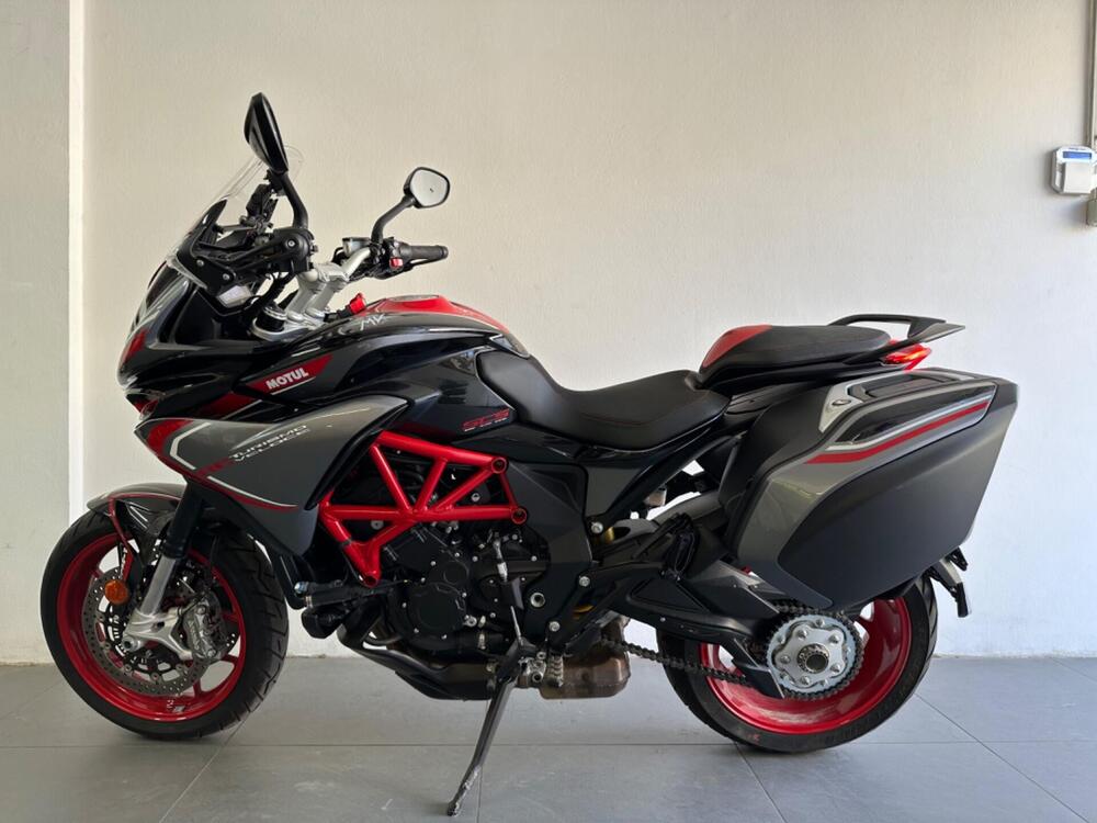 MV Agusta Turismo Veloce 800 RC SCS (2021 - 22) (2)