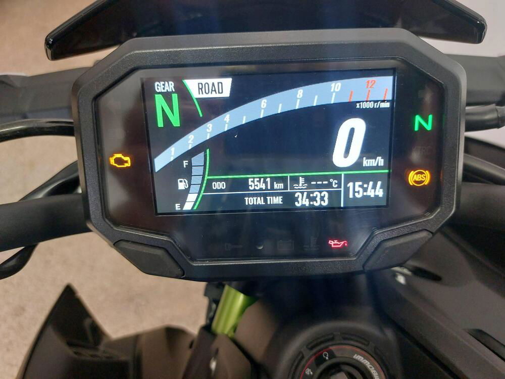 Kawasaki Z 900 Performance (2021 - 24) (2)