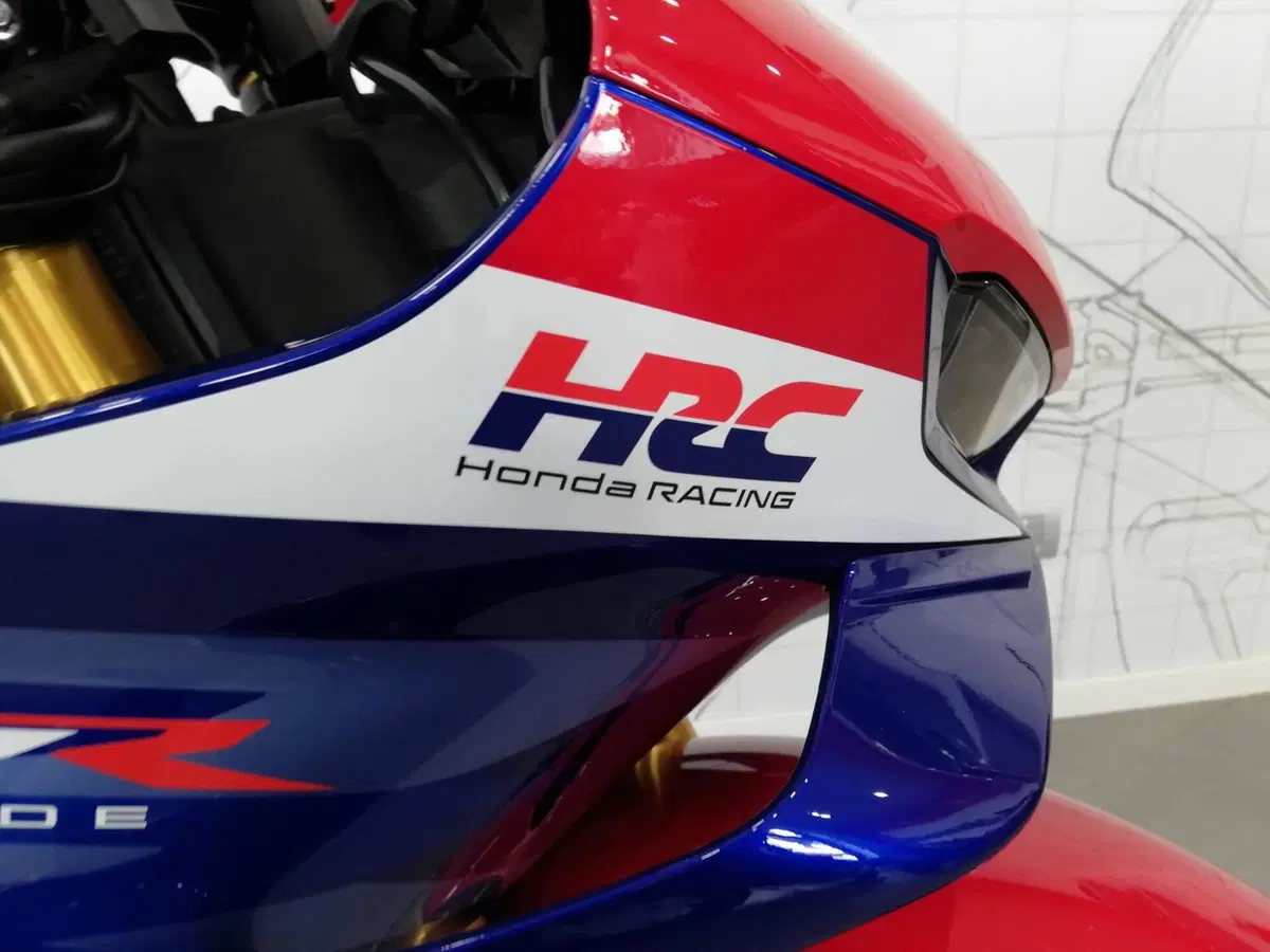 Honda CBR 1000 RR-R Fireblade SP (2024 - 26) (3)