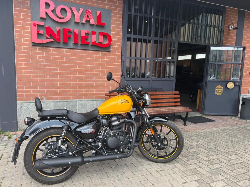 Royal Enfield Meteor 350 Fireball (2021 - 24)