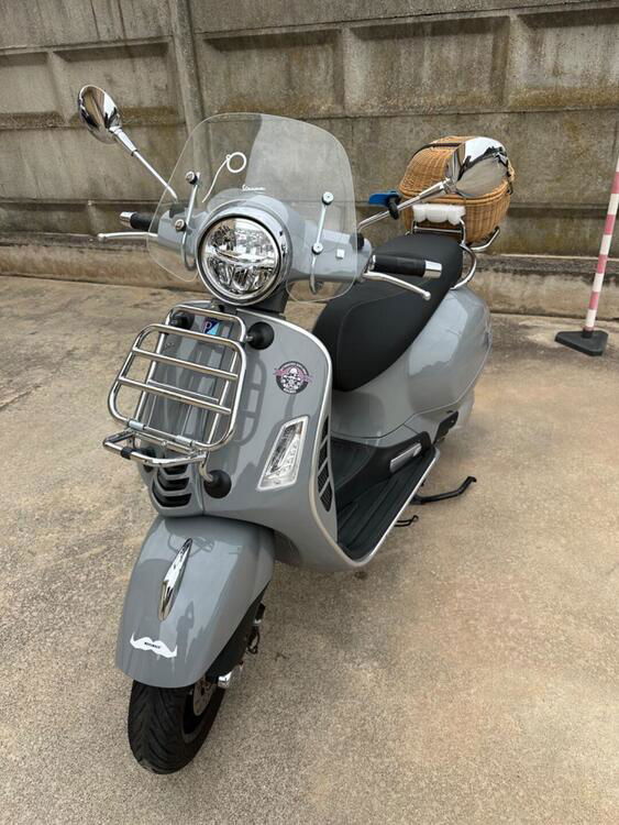 Vespa GTS 300 Hpe Super Tech (2019)