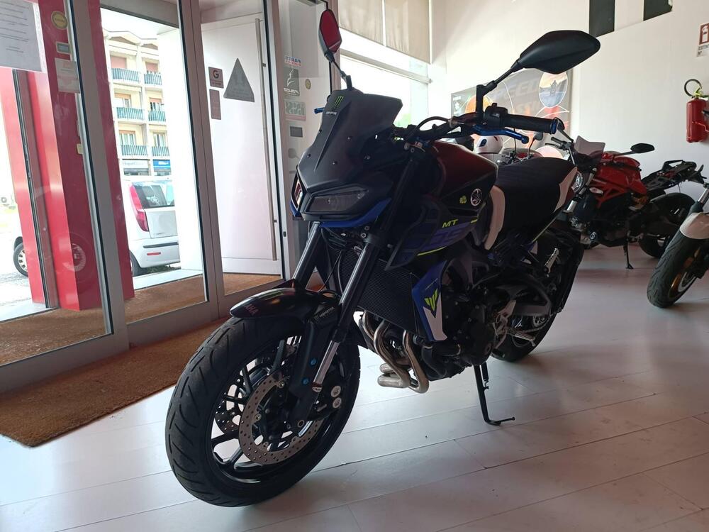 Yamaha MT-09 (2017 - 20) (2)