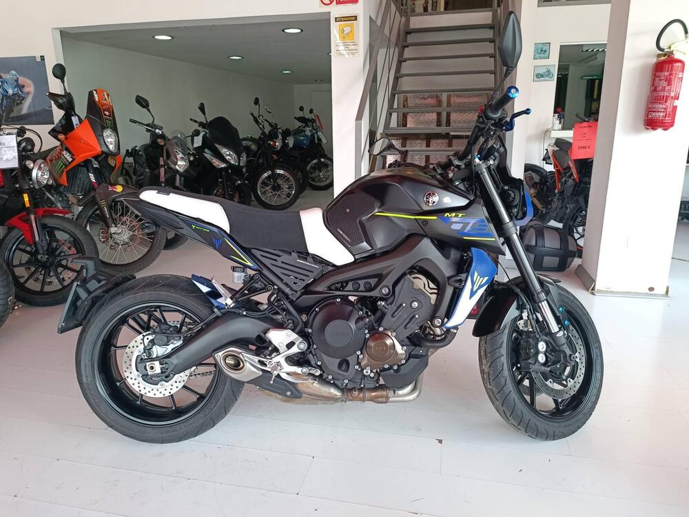 Yamaha MT-09 (2017 - 20) (4)