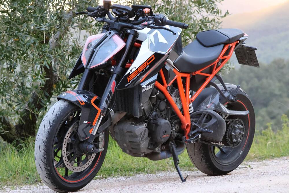 KTM 1290 Super Duke R (2019) (2)